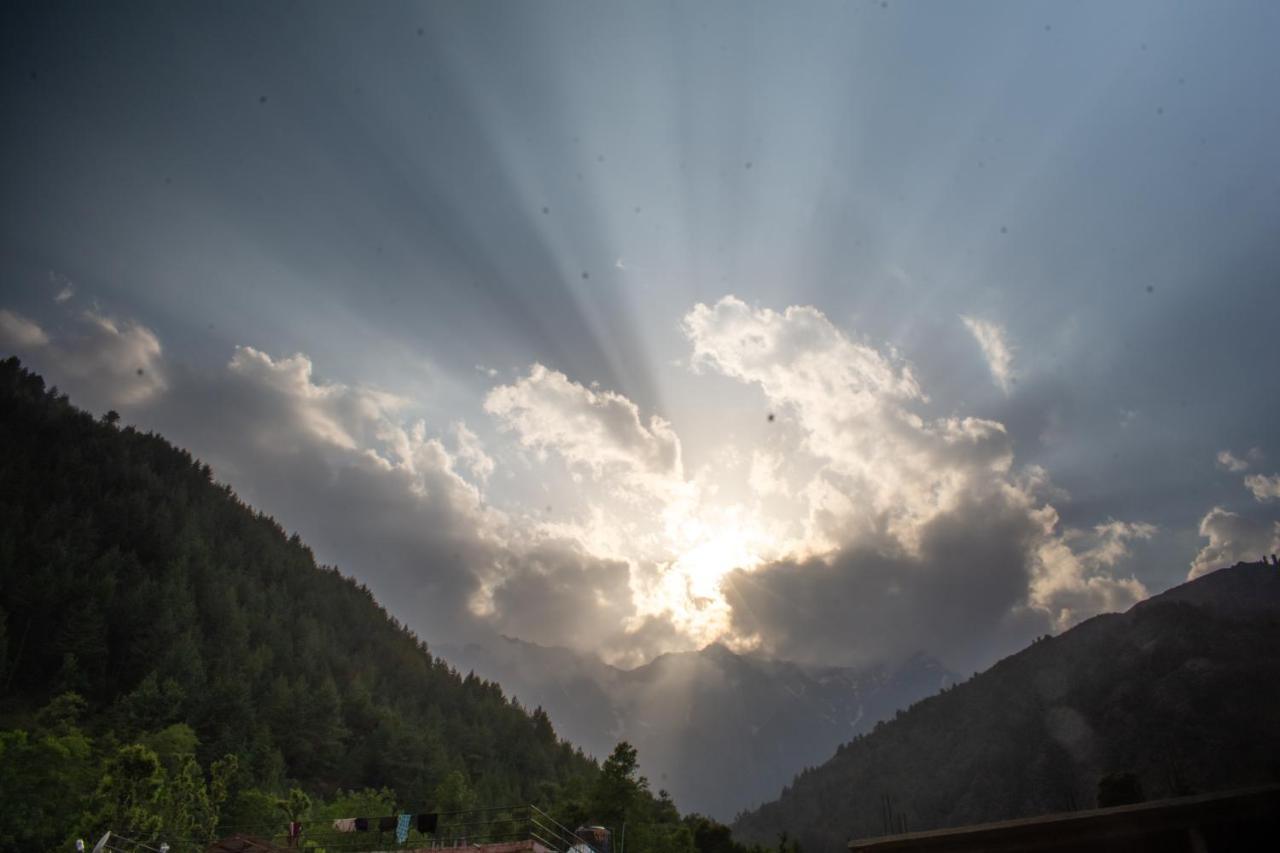 Jal-Vayu Cottages มะนาลี ภายนอก รูปภาพ